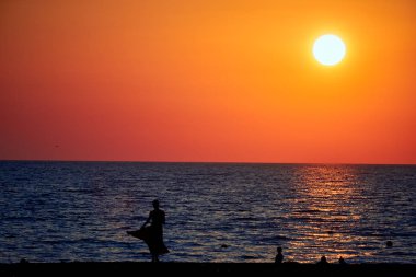   Denizde gün batımı