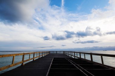 uzun tersane ve sihirli gökyüzü