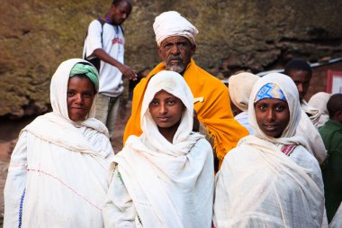 Karşıdan karşıya tüm Etiyopya Ortodoks Noel kutlamaları hafta gel Lalibela, Etiyopya - Ocak, 2018 Hıristiyan piligrims Lalibela içinde.