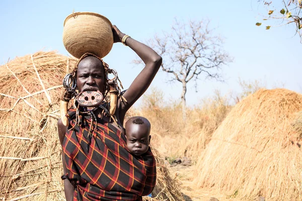 Jinka Vallée Rivière Omo Éthiopie Janvier 2018 Femme Tribu Mursi — Photo