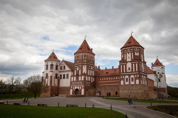 Mir, Belarus - Mayıs 2017: Mirsky Zamok, Beyaz Rusya Hrodno İlçesi'nde bir Unesco Dünya Mirası