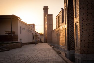 Semerkand, Özbekistan - Ekim, 2016. Bibi-geçerek caminin bir köşesinde şaşırtıcı günbatımı sırasında