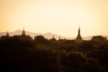 Bagan, Myanmar'daki antik Budist tapınağı pagodası (Burma)