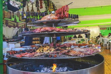 Feria de Abril de Barcelona, (30-30-2018), Catalonia, İspanya. Atmosfer ve Katalonya kurulan Endülüs toplumun bu ünlü geleneksel ve folklorik Fuar her yıl düzenlendiği Barcelona Forum teçhizatları.