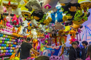 Feria de Abril de Barcelona, (30-30-2018), Catalonia, İspanya. Atmosfer ve Katalonya kurulan Endülüs toplumun bu ünlü geleneksel ve folklorik Fuar her yıl düzenlendiği Barcelona Forum teçhizatları.