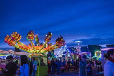 Feria de Abril de Barcelona, (30-04-2018), Catalonia, İspanya. Atmosfer ve Katalonya kurulan Endülüs toplumun bu ünlü geleneksel ve folklorik Fuar her yıl düzenlendiği Barcelona Forum teçhizatları.