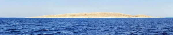 Şafak Arka Plan Üzerinde Dalgalar Deniz Panoraması — Stok fotoğraf