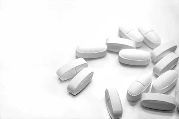 Eczane Tema Beyaz Kırmızı Ilaç Antibiyotik Ilaç Tablet — Stok fotoğraf