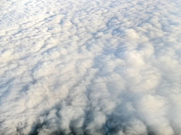 飛行機から空の上を表示します — ストック写真