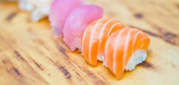 Cibo Giapponese Sushi Testa Maki Panini Con Tonno Salmone Gamberetti — Foto Stock