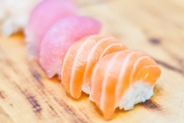 Cibo Giapponese Sushi Testa Maki Panini Con Tonno Salmone Gamberetti — Foto Stock