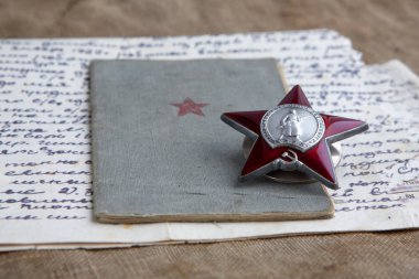 Asker kitabı, Red Star ve eski mektup sırasını üzerinde 