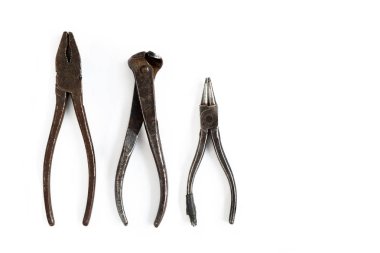 Eski araçlar beyaz izole arka planda yatıyor. Keseller, Tel Cutt