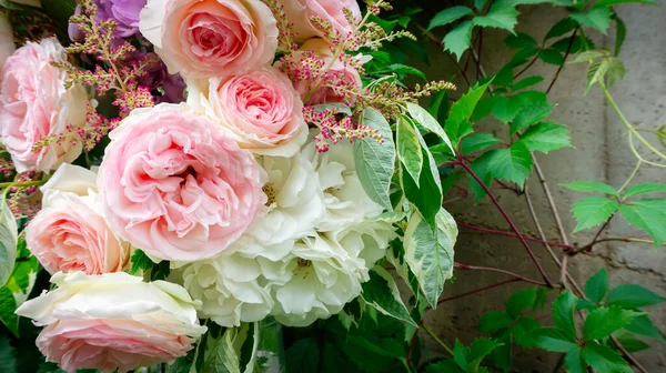 Buquê Sensual Rosas Delicadas Astilba Delphinium Estilo Francês Foto Romântica — Fotografia de Stock