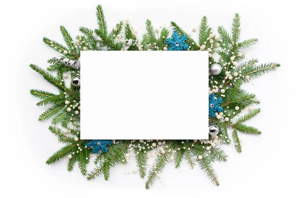Рождественская Рамка Чистым Белым Листом Бумаги Фоне Еловых Ветвей Новогодних — стоковое фото