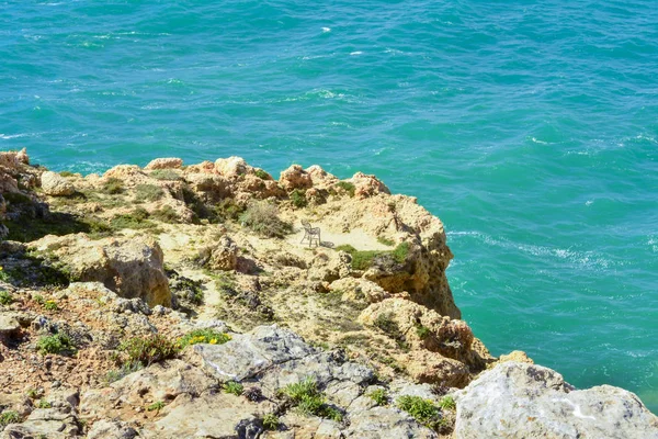 Benagil, Portekiz Algarve köyünün kayalıklarla