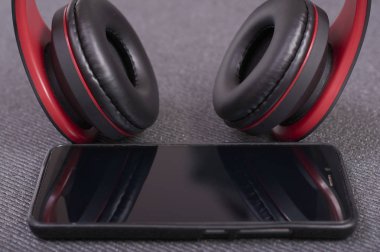 müzik dinlemek için bluetooth kulaklık ile Smartphone.