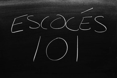Kelimeleri Escocs 101 tebeşir bir tahta. Çeviri: Viski 101