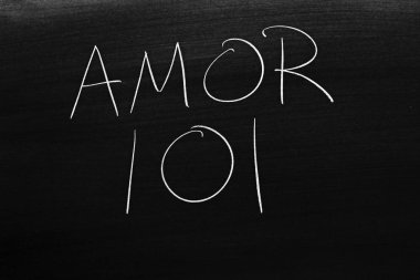 Kelimeleri Amor 101 tebeşir bir tahta. Çeviri: Aşk 101