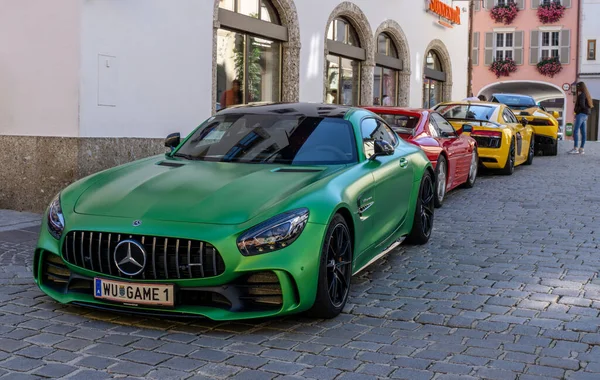 Kitzbuehel Αυστρία 2018 Αθλητικά Αυτοκίνητα Σταθμευμένα Στην Πλευρά Του Δρόμου — Φωτογραφία Αρχείου