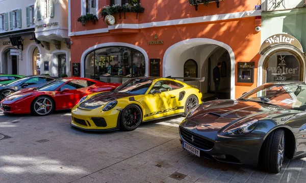 Kitzbühel Österreich 2018 Vor Dem Rolex Store Der Österreichischen Luxusresortstadt lizenzfreie Stockbilder