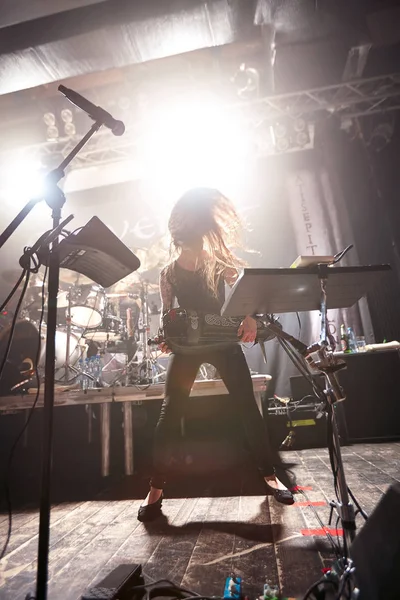 Eluveitie tocando en vivo en el club — Foto de Stock