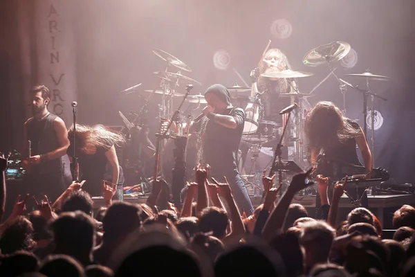 Eluveitie tocando en vivo en el club — Foto de Stock