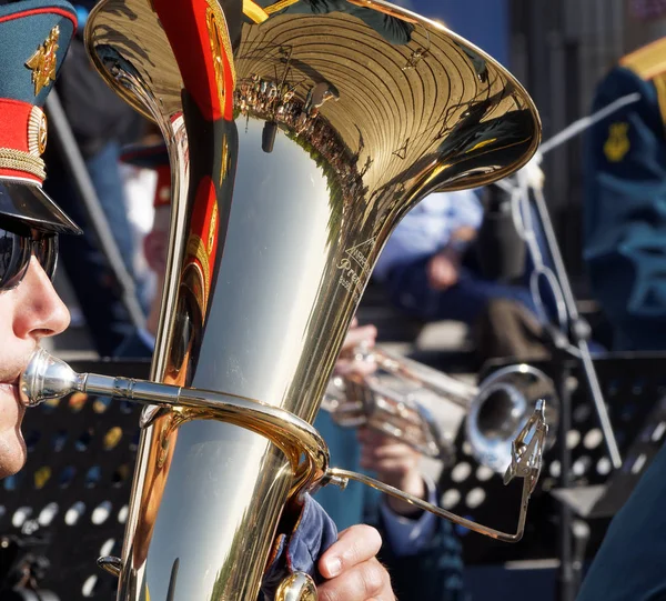 Tuba Und Ein Militärischer Blasmusiker Freien Festival Des Militärorchesters Spasskaya — Stockfoto