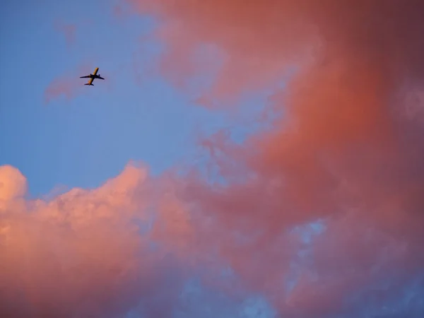 Clouds Airliner Sky Evening Glow — Stock Photo, Image