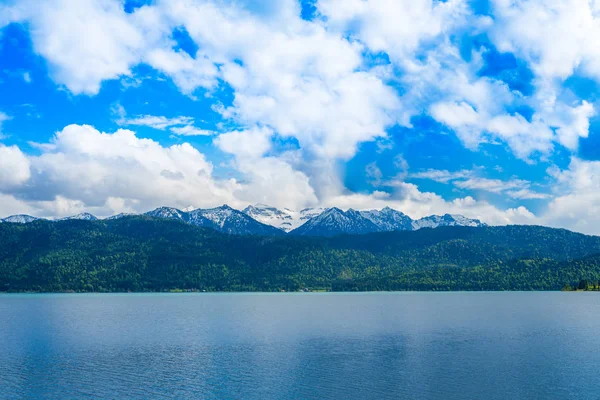 Vistas panorámicas Montañas y lago — Foto de Stock