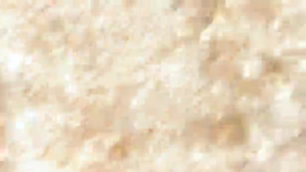 Abstracte gouden feestelijke achtergrond met bokeh gedefocuste lichten. Video achtergrond — Stockvideo