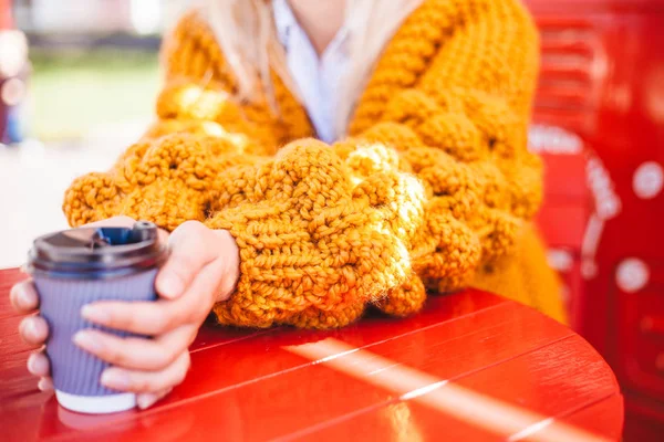 Woman Orange Knitted Bubbles Cardigan Holding Cup Coffee — Stock Photo, Image