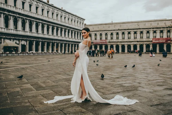Venedik / Venezia ortasında İtalyan düğün
