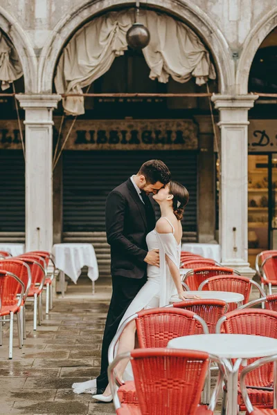Italian wedding in the middle of Venice / Venezia