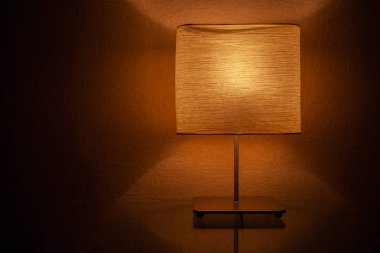 cam masa masa lambası