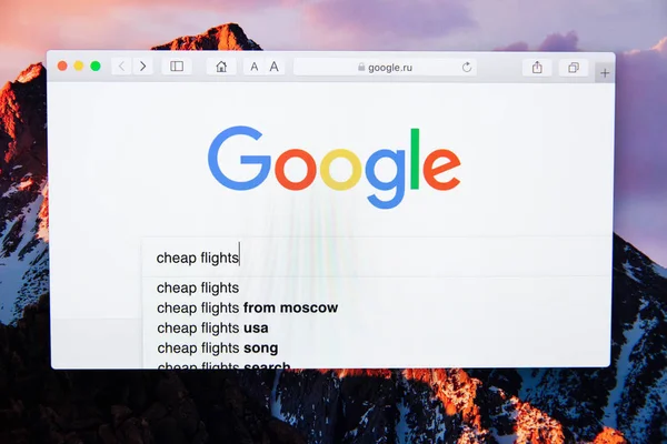 Moskova / Rusya - 20 Şubat 2019: ucuz kelime arayın Google uçuşlar