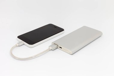 Smartphone harici pil şarj oluyor