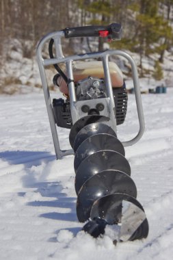 Karda balıkçılık için motor matkap. İnsan fiziksel gücü ile kontrol edilir Taşınabilir Sondaj Rig.