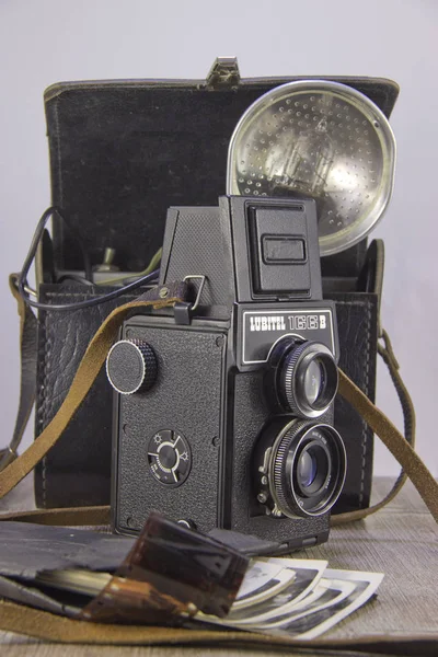 Россия, Красноярск, апрель 2019 года: винтажная камера Lubitel166B — стоковое фото