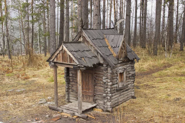 La cabane sur les cuisses de poulet, la demeure de Baba-Yaga dans les contes de fées russes — Photo