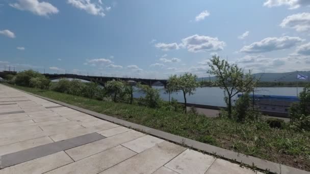 Rusland Krasnojarsk 2019 Juni Rivieroever Van Yenisey Gemeenschappelijke Brug — Stockvideo