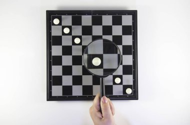 rakam büyüteç ile izlenir