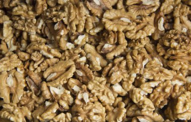 Ceviz baharat pazarında satılıyor. Ceviz Düşük Kolesterol Yardımcı Olur. İyi tahıllar sağlıklı yemek. 