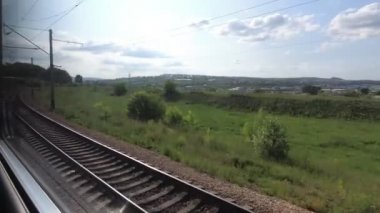 Tren penceresinden görünüm.