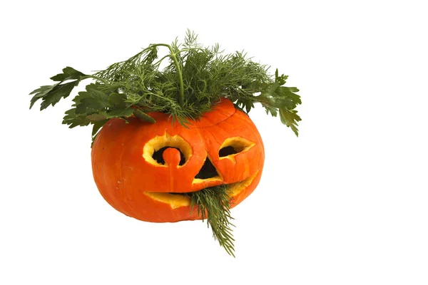 Fröhliche Halloween-Kürbis isoliert auf weißem Hintergrund. Petersilie und Dill Haar und Zunge — Stockfoto