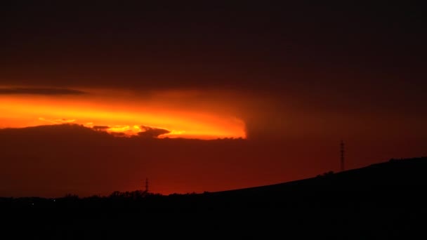 美丽的日落 戏剧性的云彩 云的加速移动 — 图库视频影像
