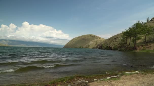 Kap Sjön Klippkusten Begreppet Resa Vackert Landskap Sibirien Bajkalsjön Panoramautsikt — Stockvideo