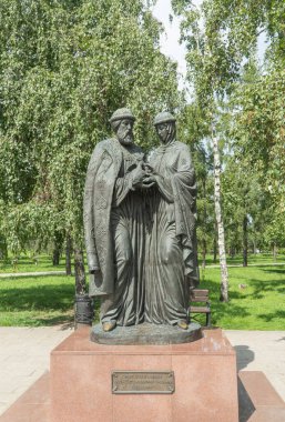 Rusya, Irkutsk, Ağustos 2020: Murom 'un Peter ve Fevronia anıtı, aile mutluluğunun koruyucuları