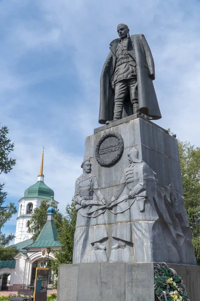 俄罗斯 伊尔库茨克 2020年8月 加尔察克海军上将纪念碑 于指称处决该海军上将的地点安装 — 图库照片