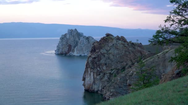 Hermoso Paisaje Del Lago Baikal Siberiano Vista Panorámica Shamanka Rock — Vídeos de Stock